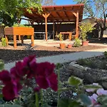 Arvisura Vendeghazak Family And Pet Friendly * Zsombo