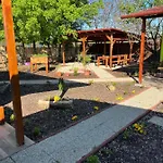 Arvisura Vendeghazak Family And Pet Friendly Apartmán Zsombo