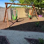 Arvisura Vendeghazak Family And Pet Friendly Zsombo