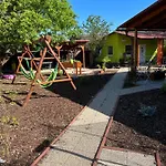 Apartmán Arvisura Vendeghazak Family And Pet Friendly Zsombo