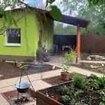 Apartmán Arvisura Vendeghazak Family And Pet Friendly Zsombo