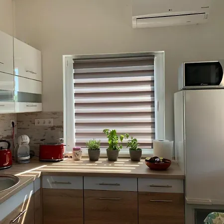 Arvisura Vendégházak Apartman Zsombó