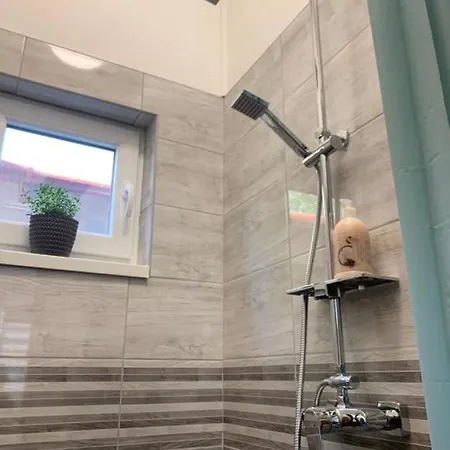 Arvisura Vendeghazak Family And Pet Friendly Apartment Zsombo