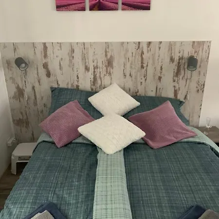 Apartment Arvisura Vendeghazak Family And Pet Friendly Zsombo
