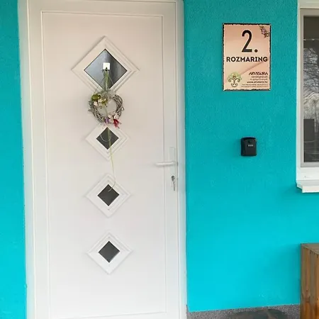 Arvisura Vendeghazak Family And Pet Friendly Zsombo