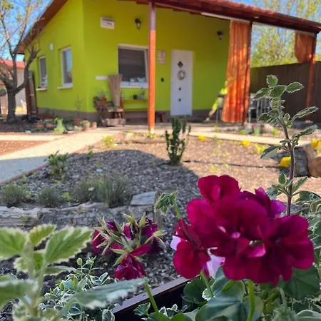 Arvisura Vendeghazak Family And Pet Friendly Zsombo