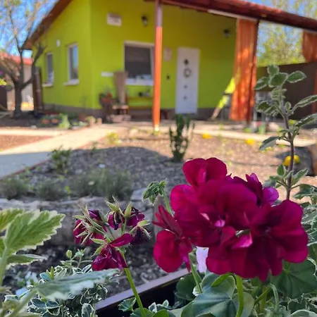 Arvisura Vendeghazak Family And Pet Friendly Apartment