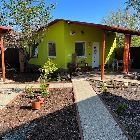 Arvisura Vendeghazak Family And Pet Friendly Zsombo