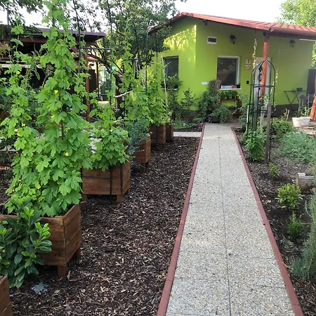 Arvisura Vendeghazak Family And Pet Friendly Apartmán *