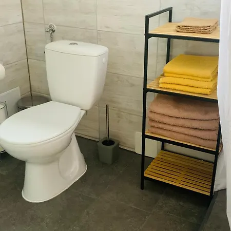 Arvisura Vendeghazak Family And Pet Friendly * Zsombo