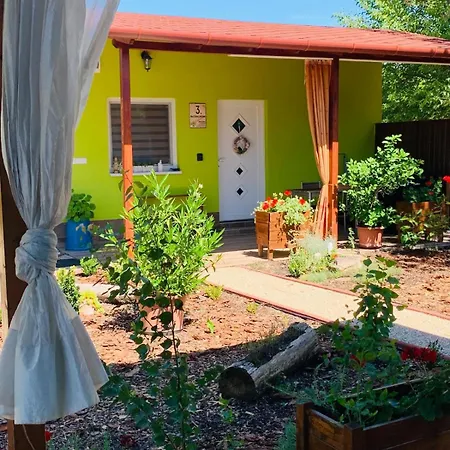 Arvisura Vendégházak Apartman *